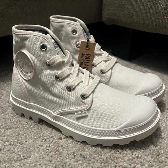 Palladium Women's White Combat Boots - Picture 2 of 6